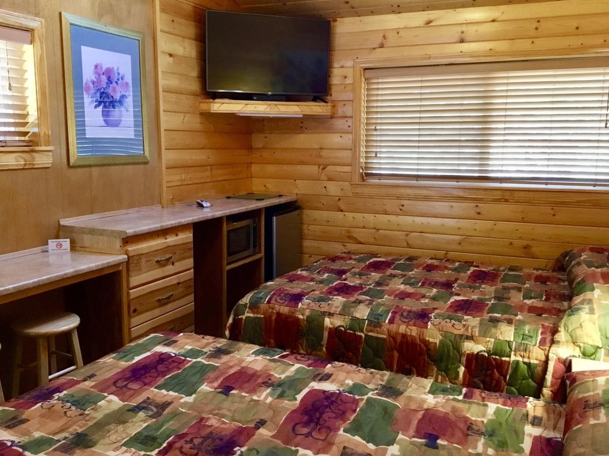 Giant Oaks Lodge Running Springs Экстерьер фото