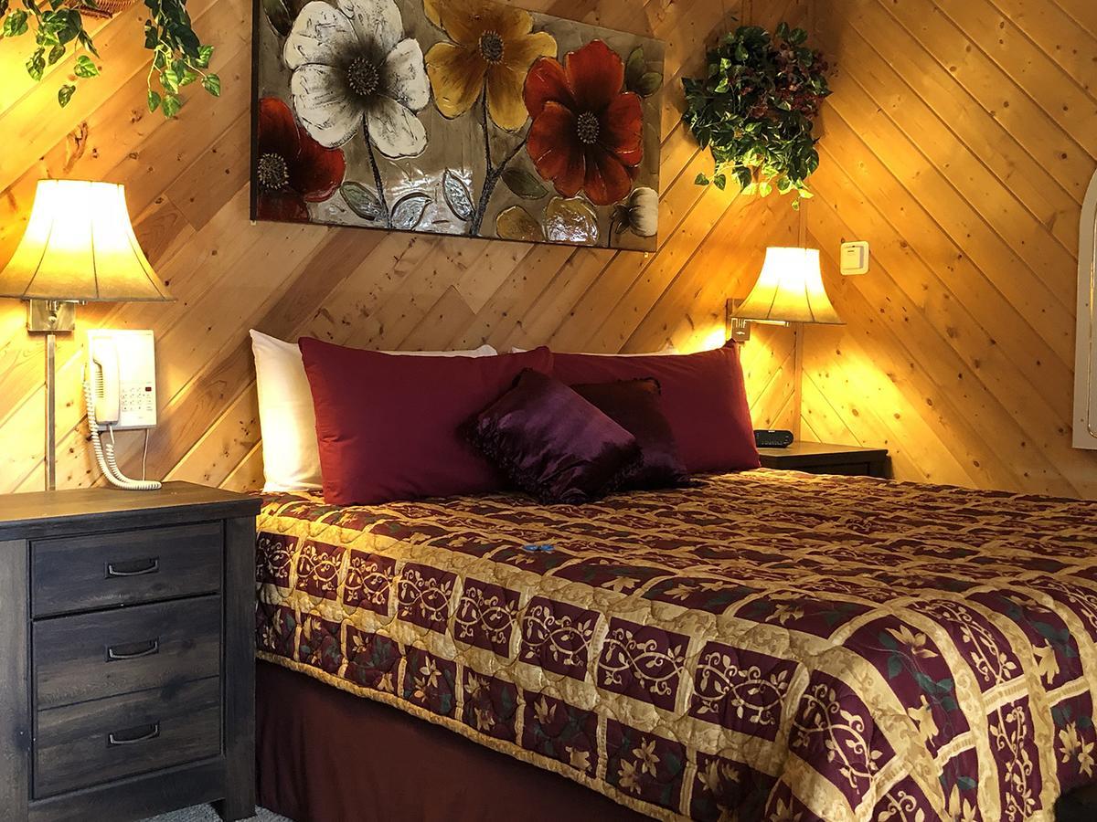 Giant Oaks Lodge Running Springs Экстерьер фото