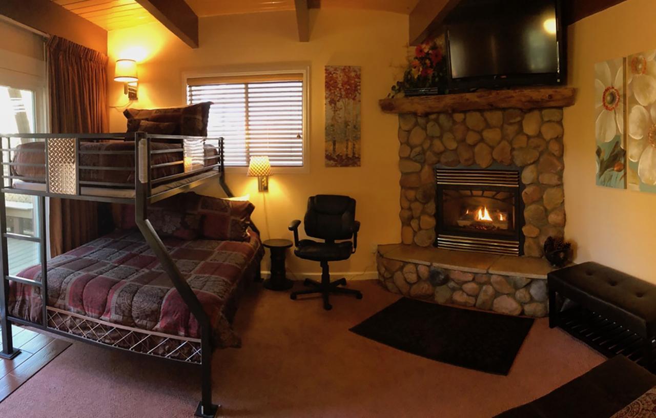 Giant Oaks Lodge Running Springs Экстерьер фото