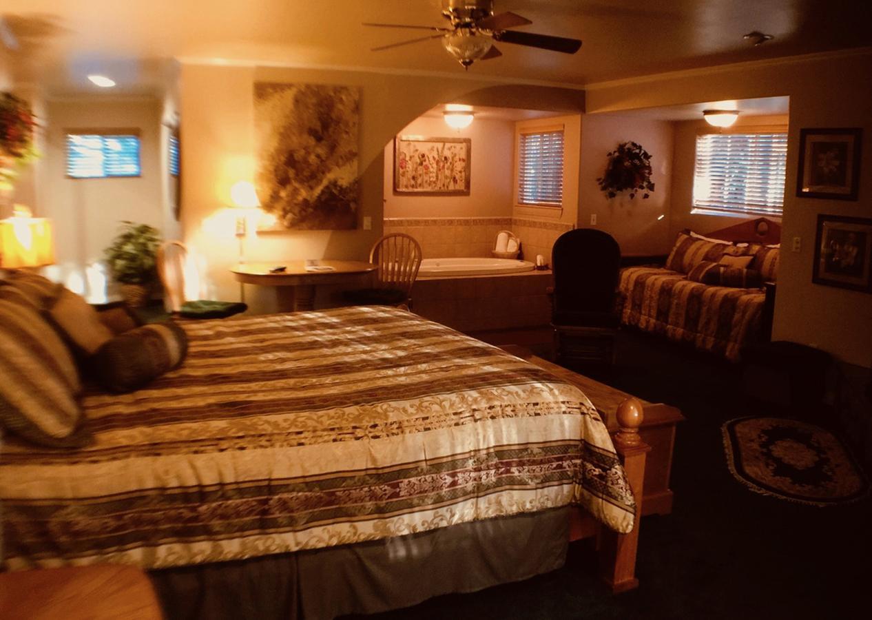 Giant Oaks Lodge Running Springs Экстерьер фото