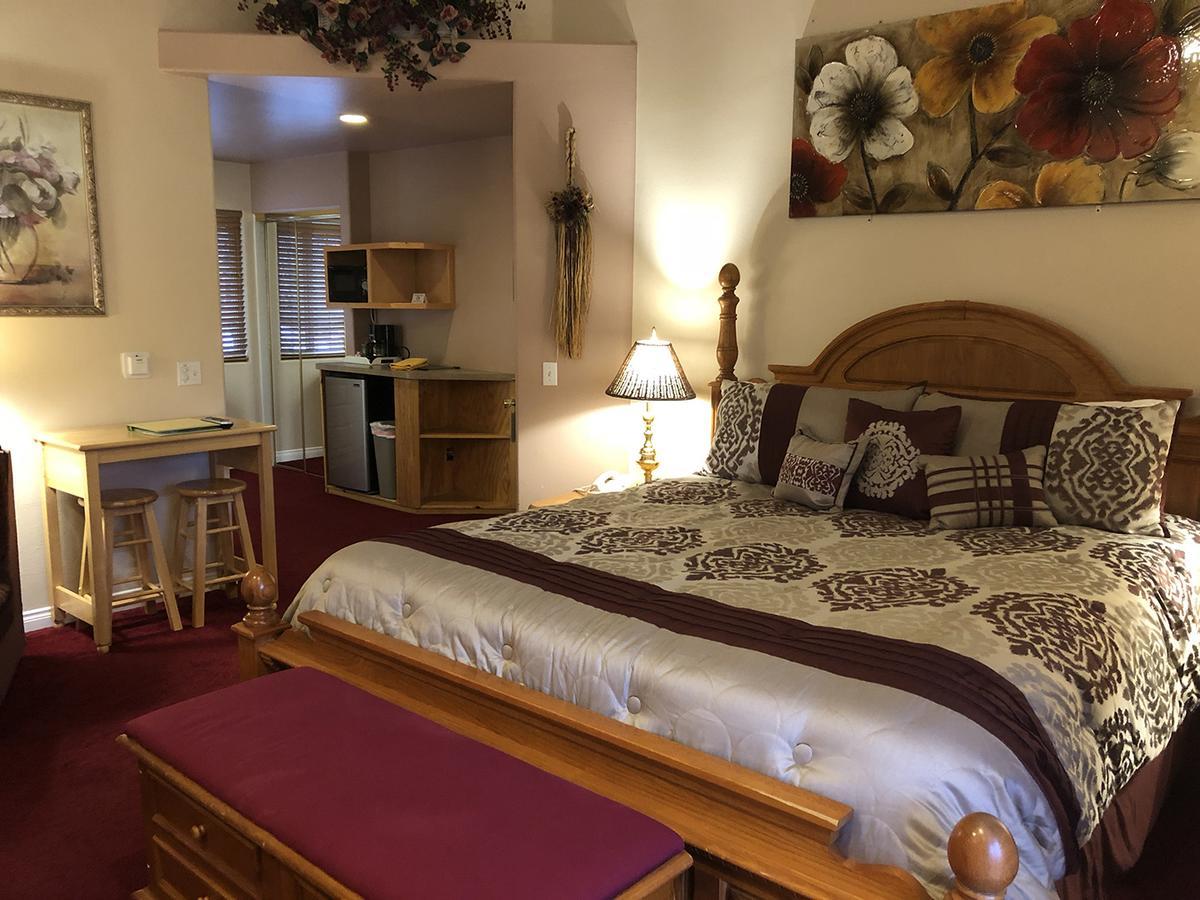Giant Oaks Lodge Running Springs Экстерьер фото