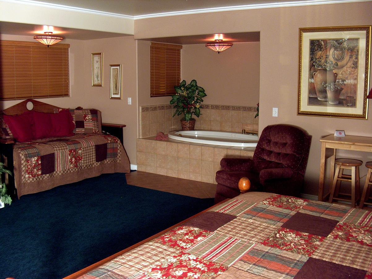 Giant Oaks Lodge Running Springs Экстерьер фото