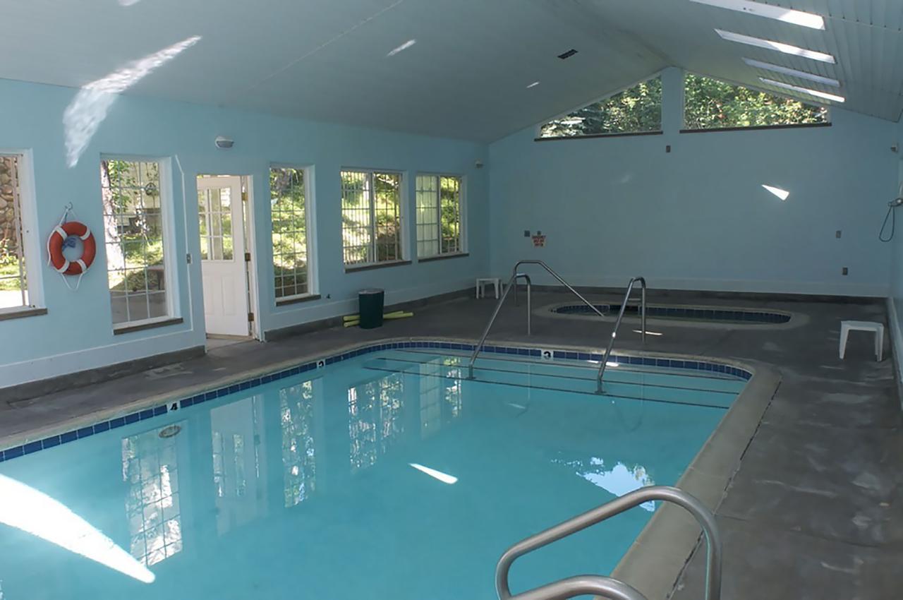 Giant Oaks Lodge Running Springs Экстерьер фото